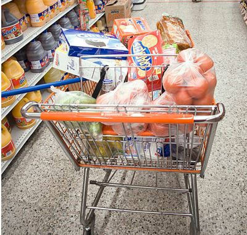 <span style='color:#780948'>ARCHIVED</span> - Skyrocketing prices increase grocery shopping in Spain by 500 euros