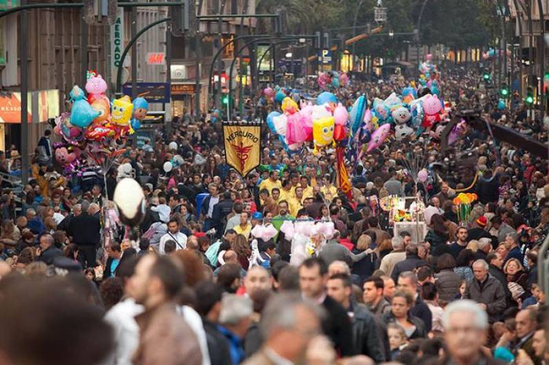 <span style='color:#780948'>ARCHIVED</span> - April 23, El Entierro de la Sardina, the biggest parade of the year in the city of Murcia