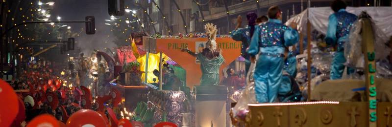 <span style='color:#780948'>ARCHIVED</span> - April 23, El Entierro de la Sardina, the biggest parade of the year in the city of Murcia