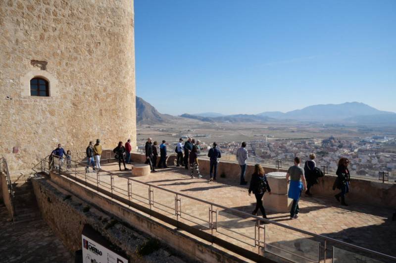 <span style='color:#780948'>ARCHIVED</span> - May 8 and 29 Free guided tours of the castle of Jumilla