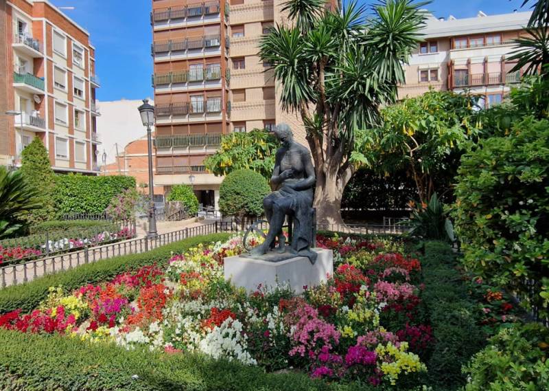 <span style='color:#780948'>ARCHIVED</span> - 11,000 flowers adorn the parks and squares of Lorca this spring