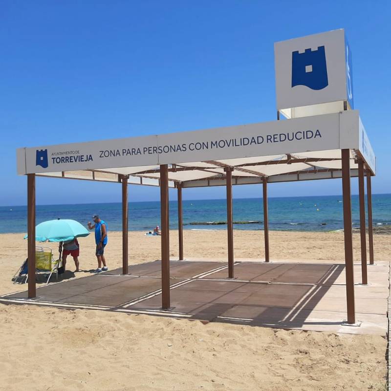 <span style='color:#780948'>ARCHIVED</span> - Torrevieja prepares its beaches for people with reduced mobility