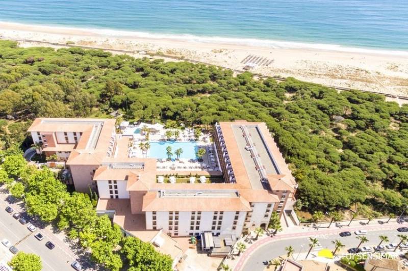 Get paid 2,000 euros a month to stay in 5-star luxury: hotel on the Spanish Costa de la Luz advertises dream job