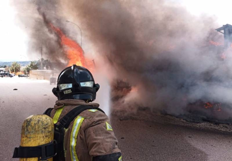 <span style='color:#780948'>ARCHIVED</span> - Murcia fire stations are understaffed as we approach summer and wildfire season