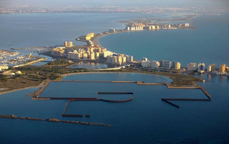 The failed Puerto Mayor project in La Manga will finally be removed by 2024