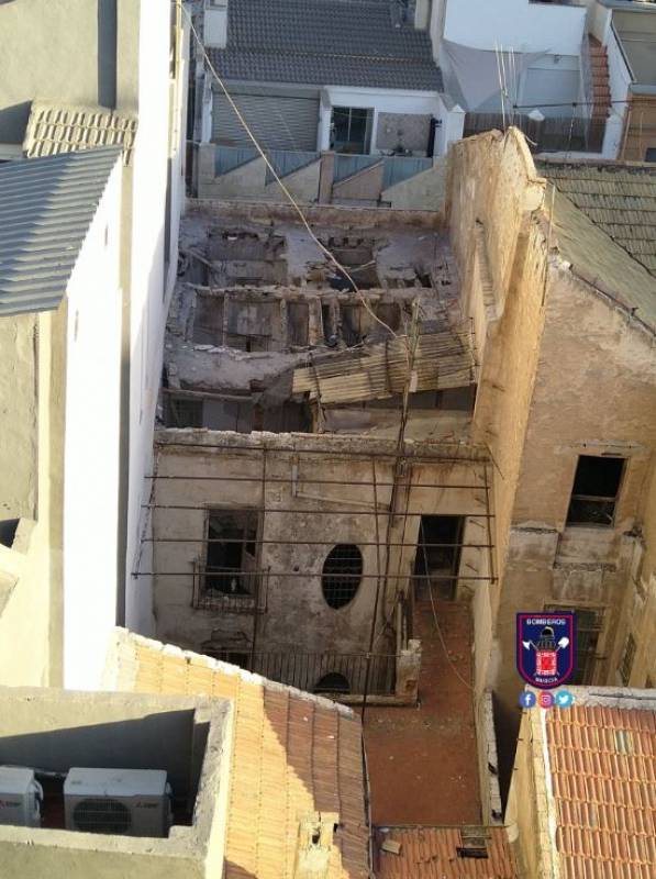 <span style='color:#780948'>ARCHIVED</span> - Another building collapse in the historic old town of Murcia