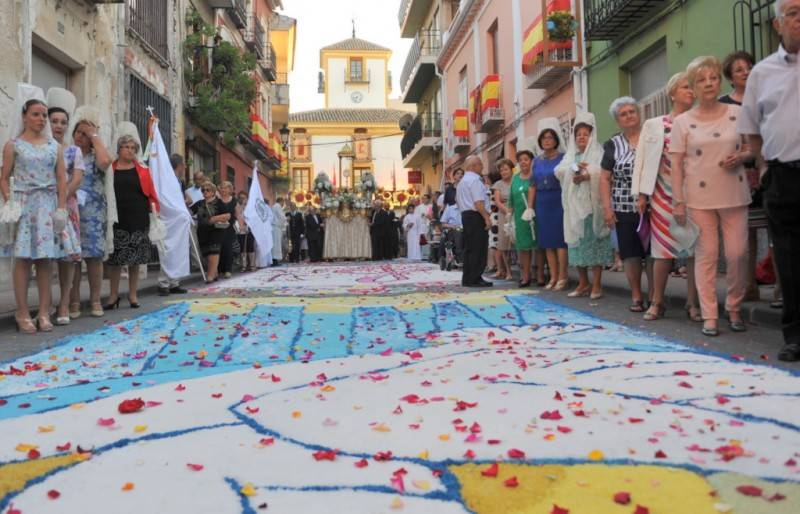 <span style='color:#780948'>ARCHIVED</span> - Until June 19, Moros y Cristianos and Corpus Christi fiestas in Archena