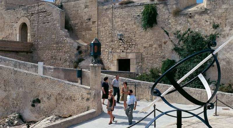 Santa Barbara Castle in Alicante launches summer programme with guided tours in English