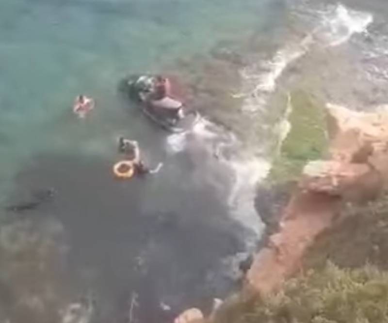 <span style='color:#780948'>ARCHIVED</span> - VIDEO: Heroic brothers rescue elderly Brit who fell off Orihuela cliff on the Costa Blanca