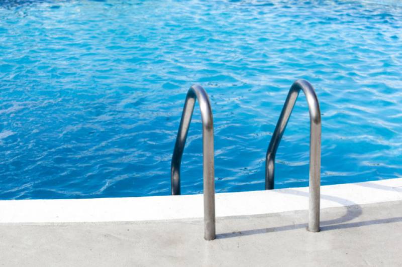 Alicante schoolboy drowns after getting his hand stuck in a pool suction drain