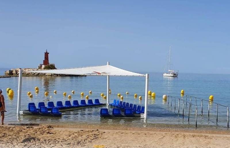 <span style='color:#780948'>ARCHIVED</span> - Villajoyosa opens its accessible beach service for people with reduced mobility