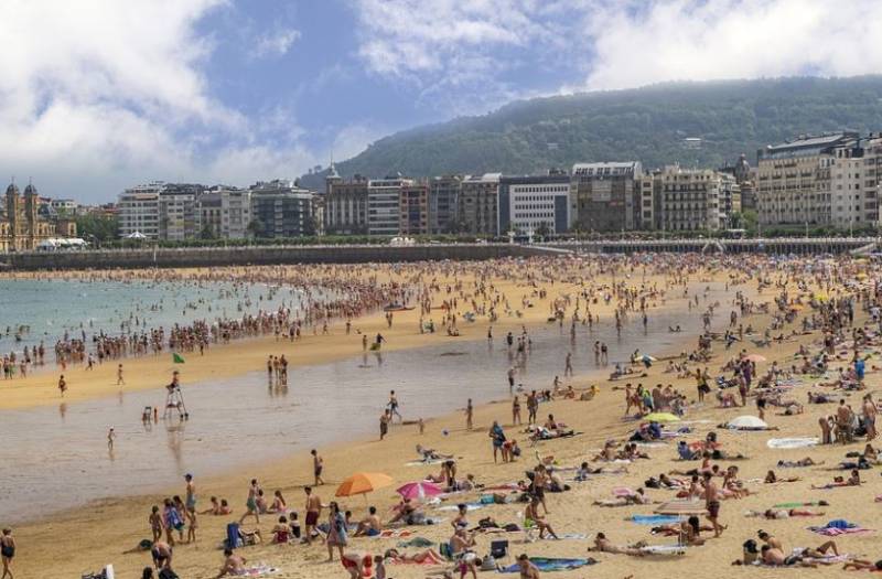 Spanish city to fine drunken tourists who have to be rescued from the sea