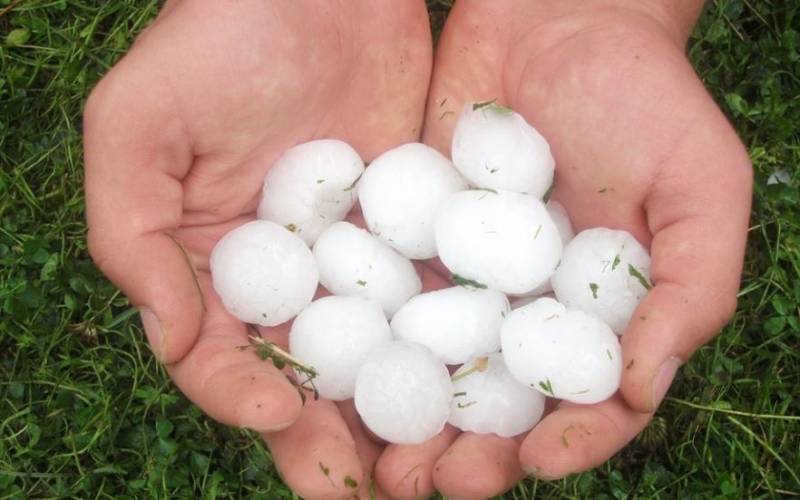 <span style='color:#780948'>ARCHIVED</span> - Hailstones in north of Murcia so fierce they dented cars