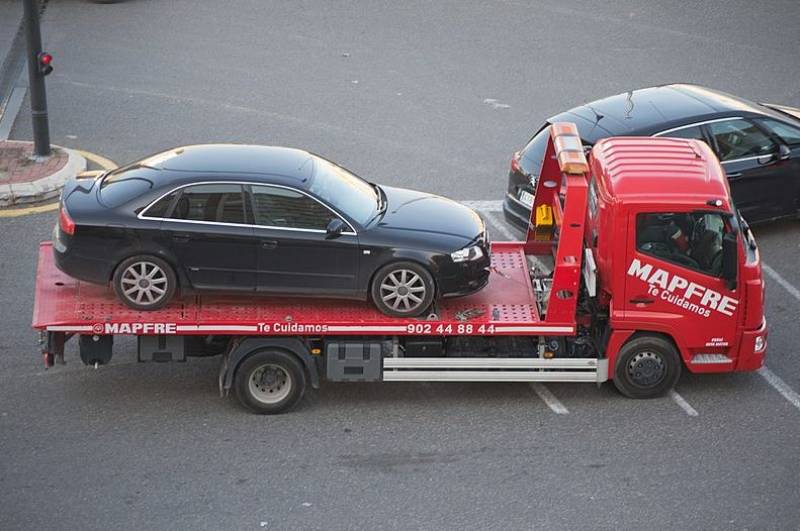 <span style='color:#780948'>ARCHIVED</span> - Murcia tow trucks and garages make a stand against insurance companies