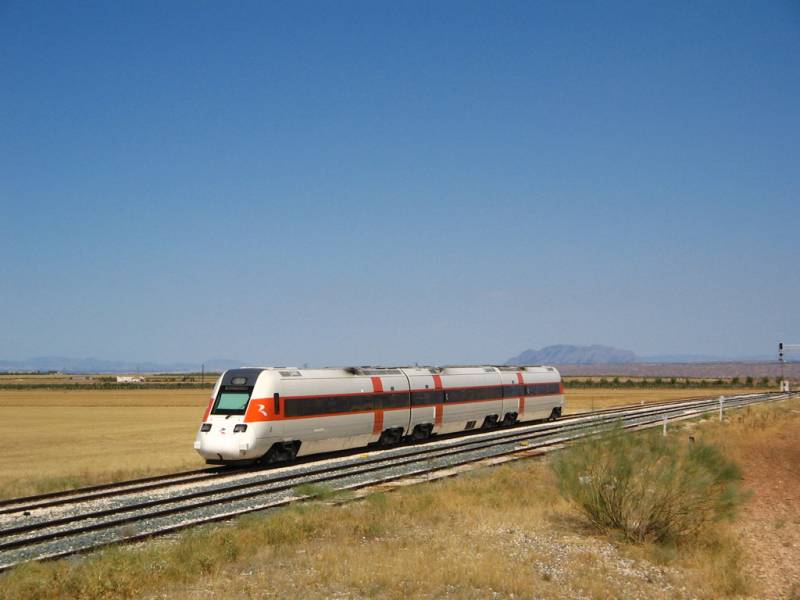 <span style='color:#780948'>ARCHIVED</span> - Granada-Almería rail passes will be free from September and Malaga-Seville will be half price