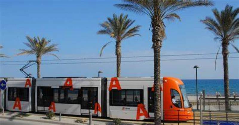 <span style='color:#780948'>ARCHIVED</span> - These are the 20 Alicante TRAM beach stops with free travel at weekends