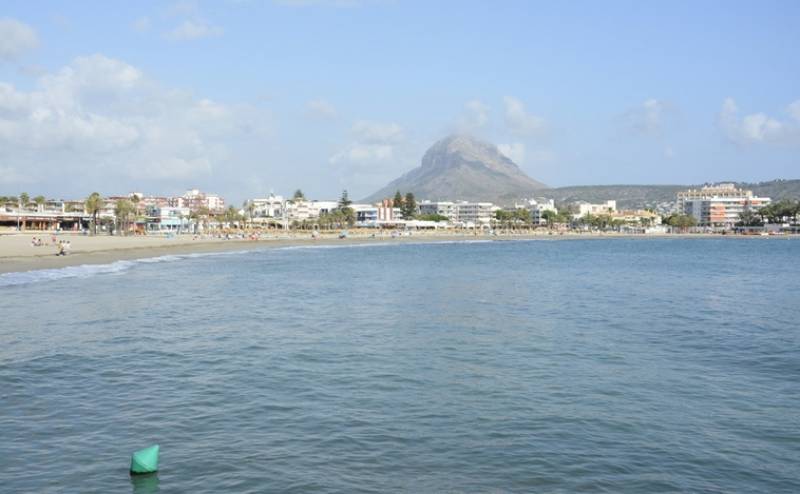 <span style='color:#780948'>ARCHIVED</span> - Javea beach on the Costa Blanca given the all-clear after closure due to faecal contamination