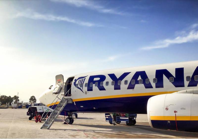 <span style='color:#780948'>ARCHIVED</span> - Flight fiasco as Ryanair passenger manages to sneak on board at Spanish airport