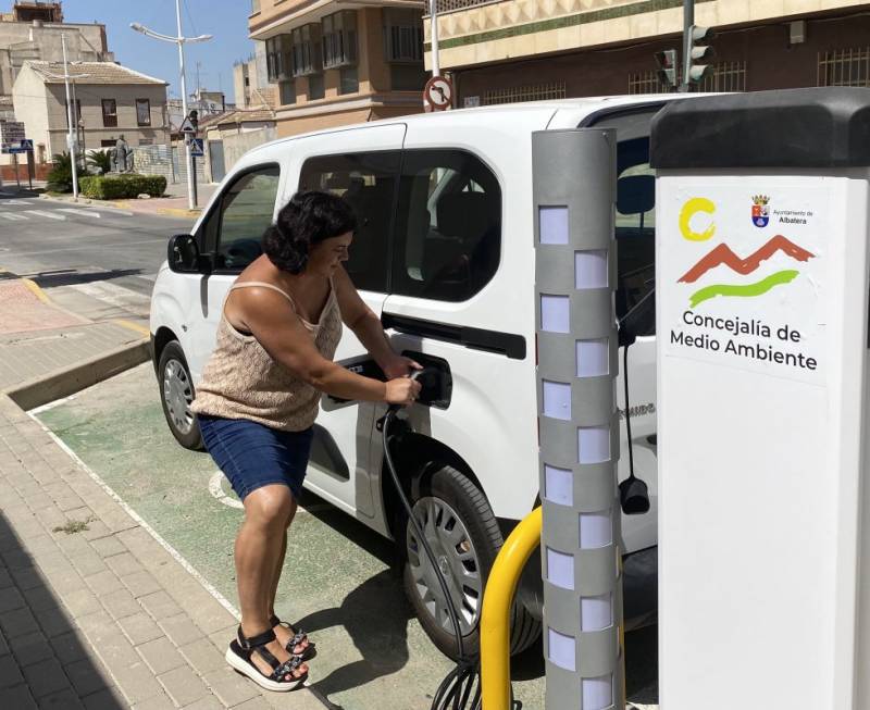 <span style='color:#780948'>ARCHIVED</span> - Albatera unveils four new charging points for electric vehicles