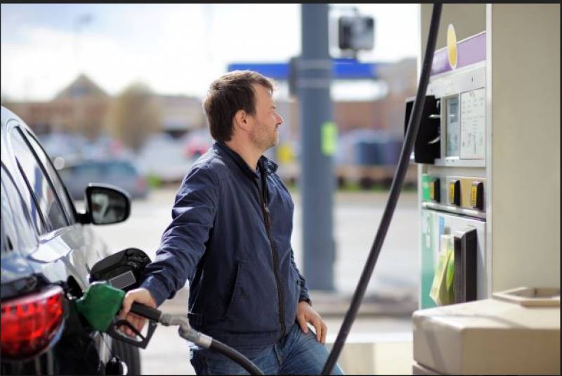 <span style='color:#780948'>ARCHIVED</span> - Petrol prices plummet in Spain but fuel is still 46 per cent more expensive than last year