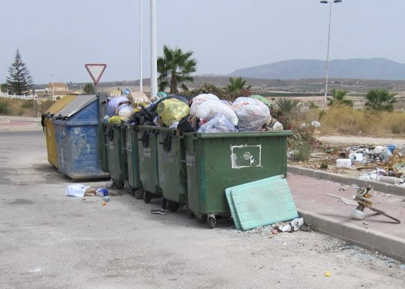 Camposol rubbish problem – even the bin men are complaining!
