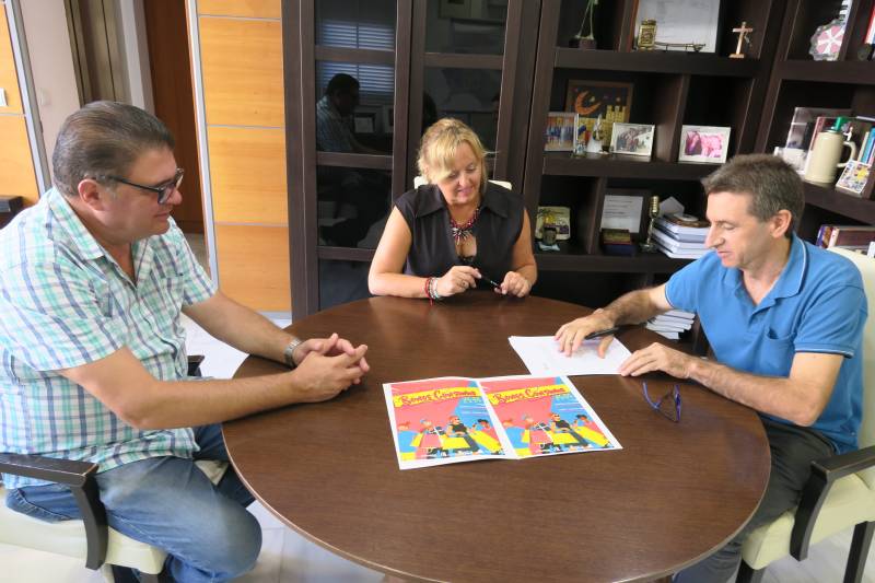 <span style='color:#780948'>ARCHIVED</span> - Calpe boosts local trade with bag a bargain shopping vouchers