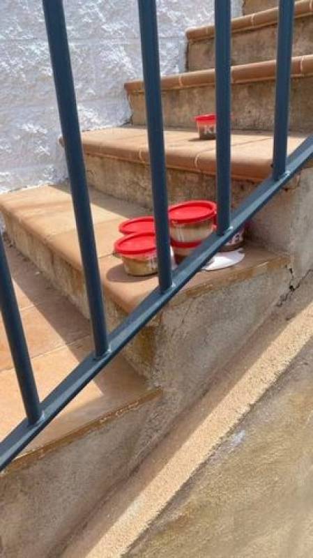 Getting out of hand: community fed up of trash and food waste from new KFC littering Puerto de Mazarron