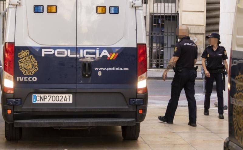 <span style='color:#780948'>ARCHIVED</span> - Serial burglar who raided homes while occupants slept is arrested at Alicante hotel