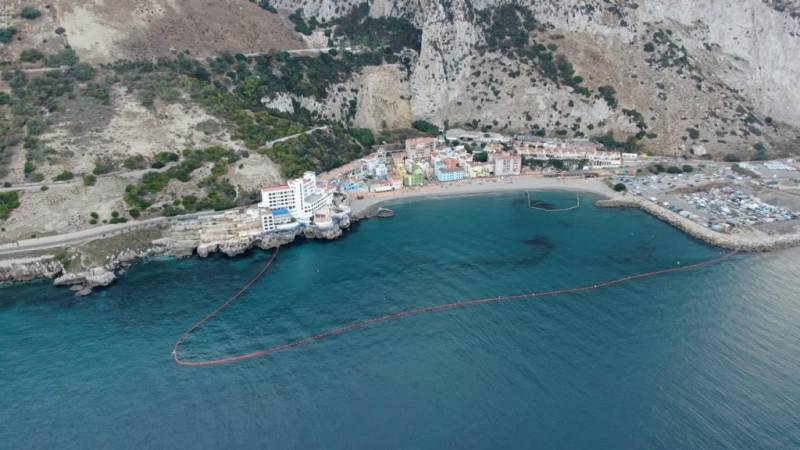 <span style='color:#780948'>ARCHIVED</span> - Captain of crashed ship arrested in connection with Gibraltar oil leak