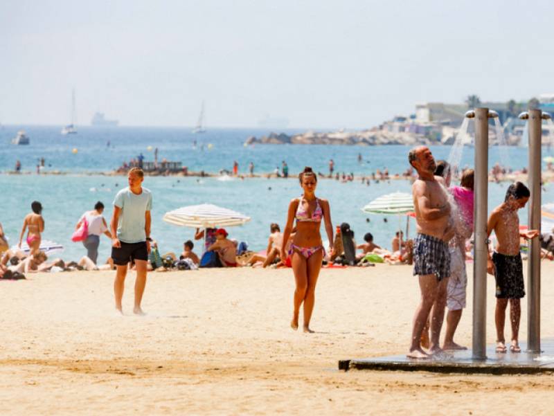 One million foreign tourists visited the Costa Blanca in July - almost twice as many as 2021