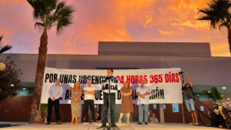 Mazarron protests against closure of 24-hour emergency service at Puerto de Mazarron health centre