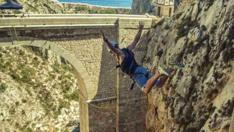 Adrenaline rush: top bungee jumping spots in Alicante for the most daring