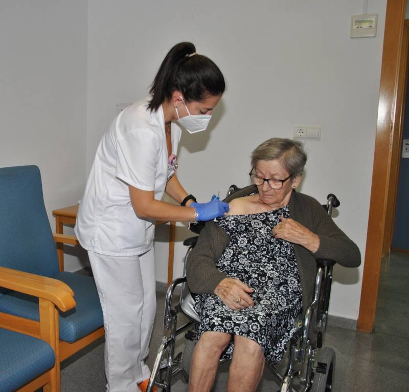<span style='color:#780948'>ARCHIVED</span> - Rollout of fourth dose of Covid vaccine begins in Valencia Region: who gets the jab first?