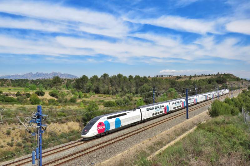 <span style='color:#780948'>ARCHIVED</span> - First high-speed Ouigo train from Madrid arrives in Valencia