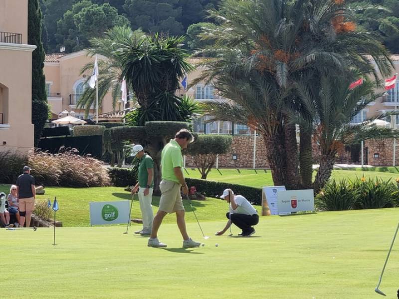 <span style='color:#780948'>ARCHIVED</span> - Murcia launches promotion to attract golfers all year round