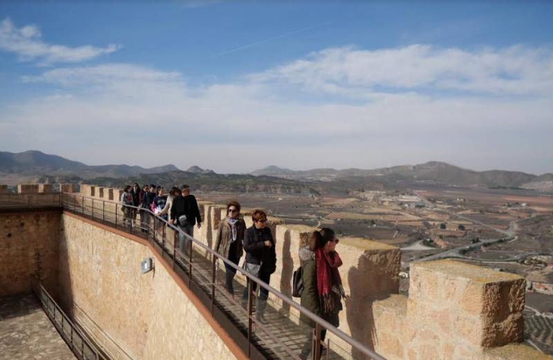 <span style='color:#780948'>ARCHIVED</span> - 600 tourists visited Jumilla on Sunday for Wine Tourism Day events