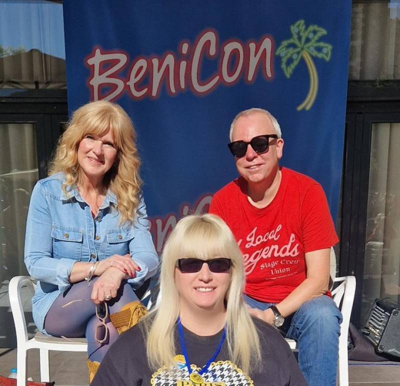 Die-hard fans of Brit sitcom Benidorm decend on the Costa Blanca resort for special cast reunion