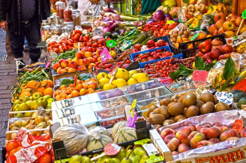 Spanish government vows to reduce grocery prices by the end of the year
