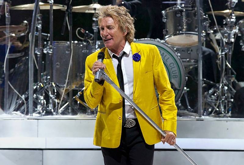 <span style='color:#780948'>ARCHIVED</span> - Rock legend Rod Stewart takes to the stage in Murcia in 2023