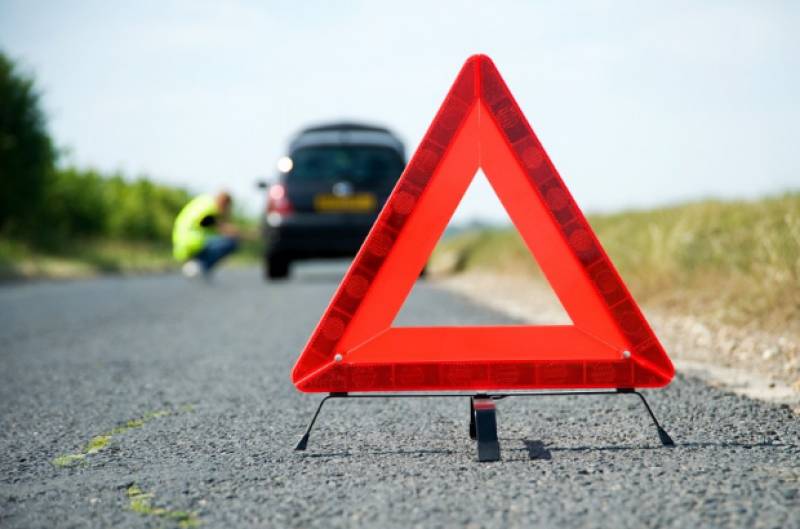 Rules for warning triangles, emergency lights and hi-vis vests in Spain