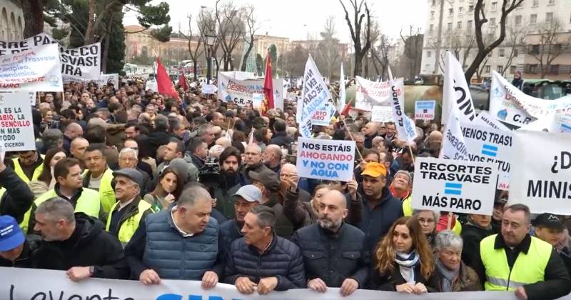 <span style='color:#780948'>ARCHIVED</span> - Murcia, Alicante and Almeria farmers stage mass protest in Madrid