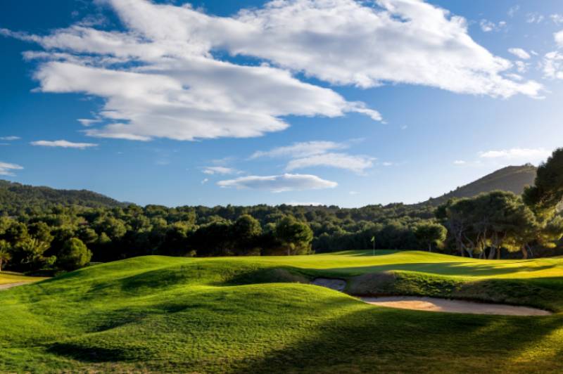 10 reasons to buy a property on La Manga Club