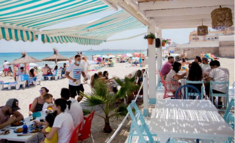 <span style='color:#780948'>ARCHIVED</span> - Cartagena beach bars have just 10 days to renew their licences for the next 2 years