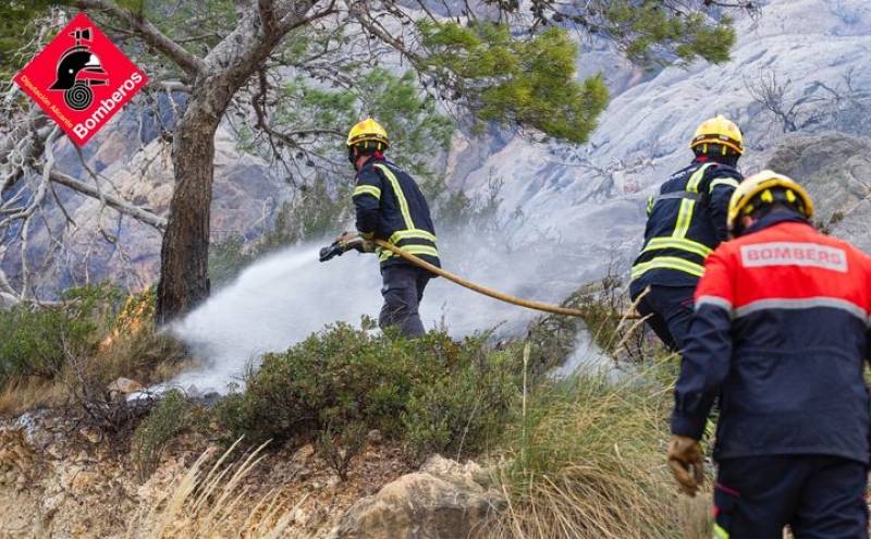 <span style='color:#780948'>ARCHIVED</span> - Costa Blanca bush fire forces evacuation of 200 residents and destroys 100 hectares of forest
