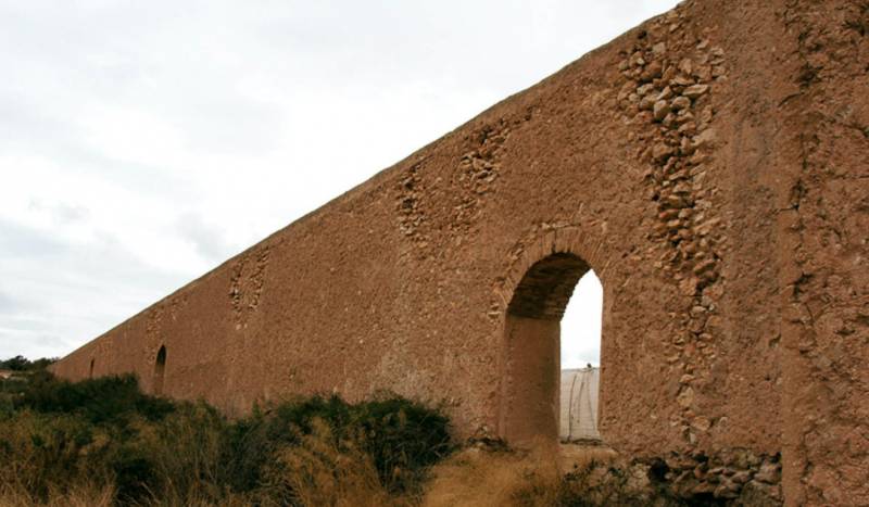 The Acueducto del Arco in Puerto de Mazarron