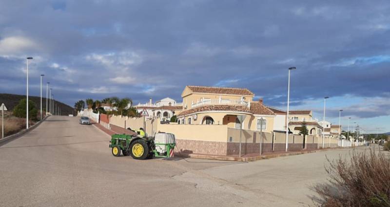 Council spraying Camposol public roads and pavements to reduce weed growth