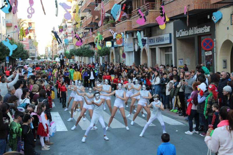 <span style='color:#780948'>ARCHIVED</span> - February 18 Carnival fever returns to Denia