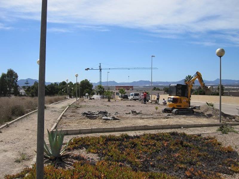 <span style='color:#780948'>ARCHIVED</span> - Work starts on new Camposol dog park 