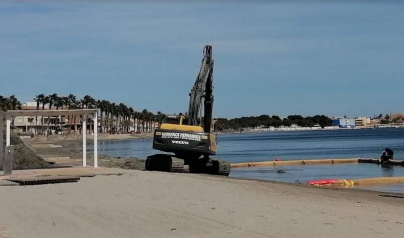 Moving extra sand onto Mar Menor beaches to make them tourist-ready harms the lagoon, say eco warriors