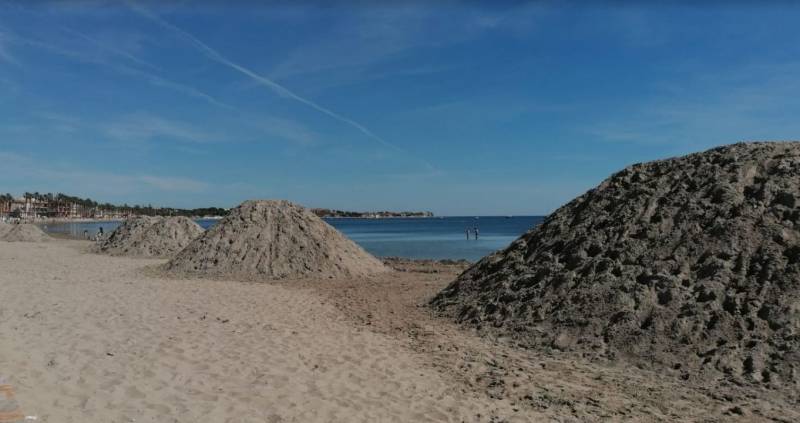 Moving extra sand onto Mar Menor beaches to make them tourist-ready harms the lagoon, say eco warriors